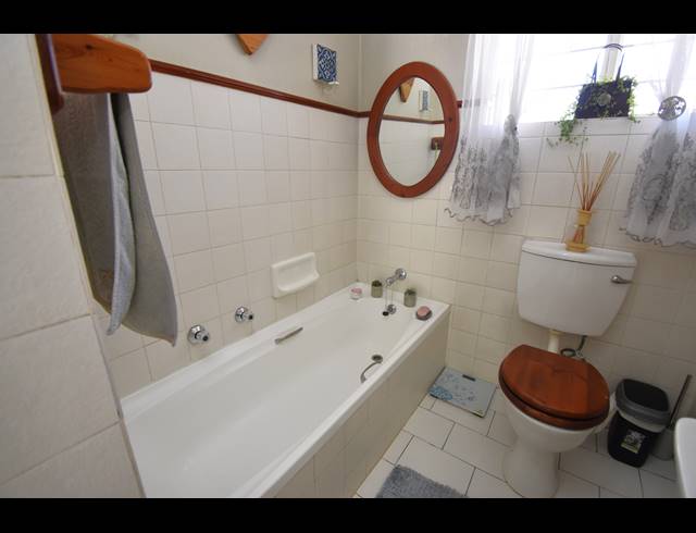 2 BEDROOM SIMPLEX FOR SALE IN NORTHWOLD